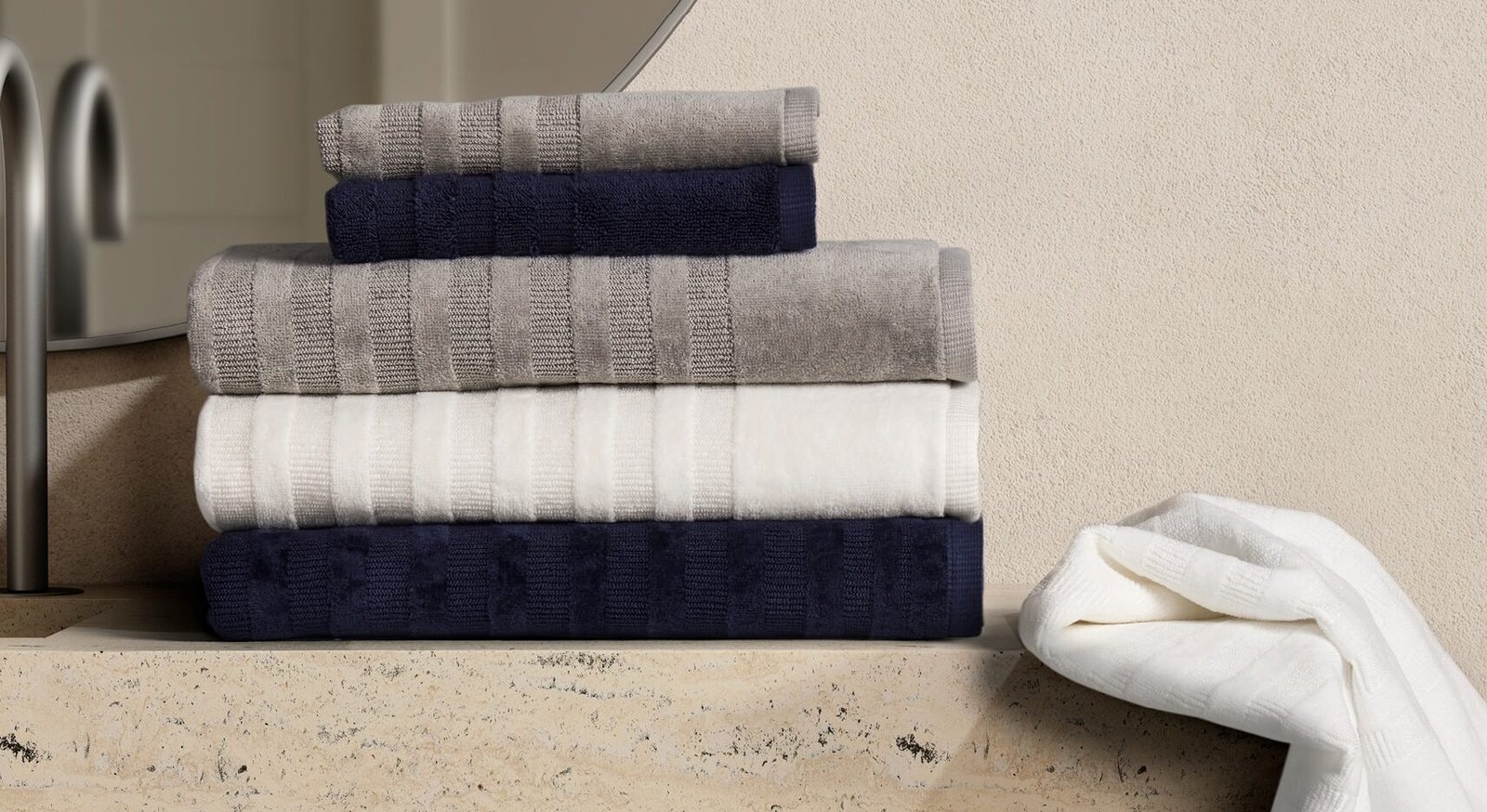 10 Tips for Choosing the Perfect Luxury Bath Towel You are currently viewing 10 Tips for Choosing the Perfect Luxury Bath Towel