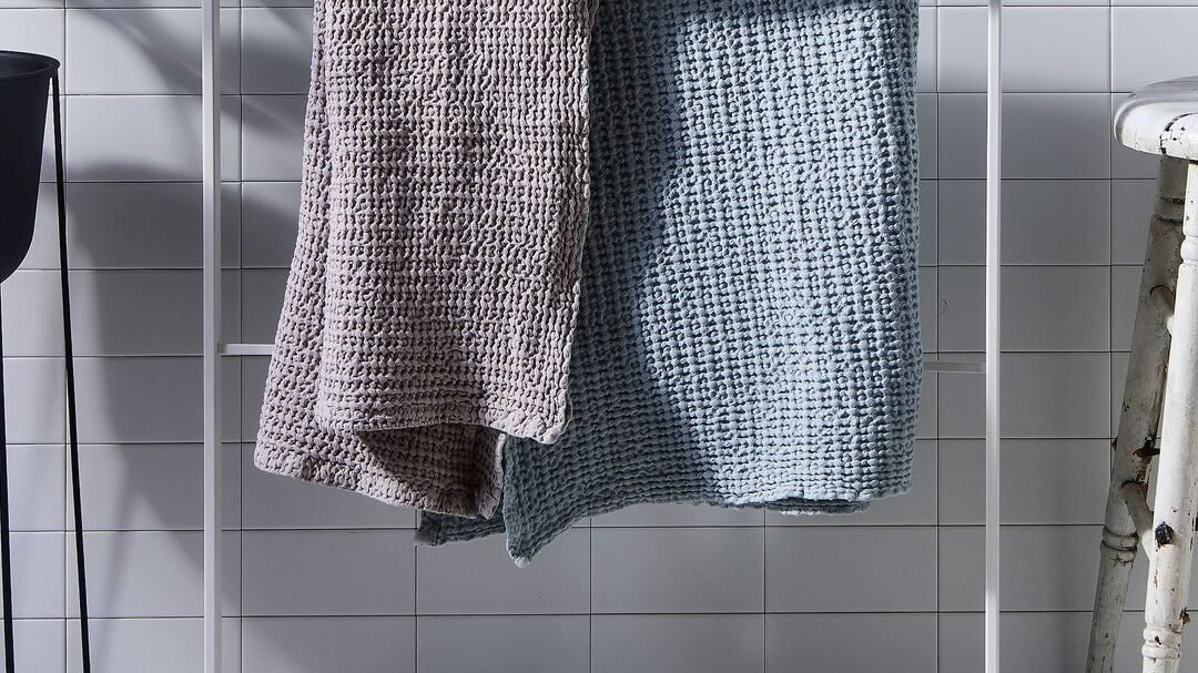 How to Save Money on Luxury Bath Towels You are currently viewing How to Save Money on Luxury Bath Towels
